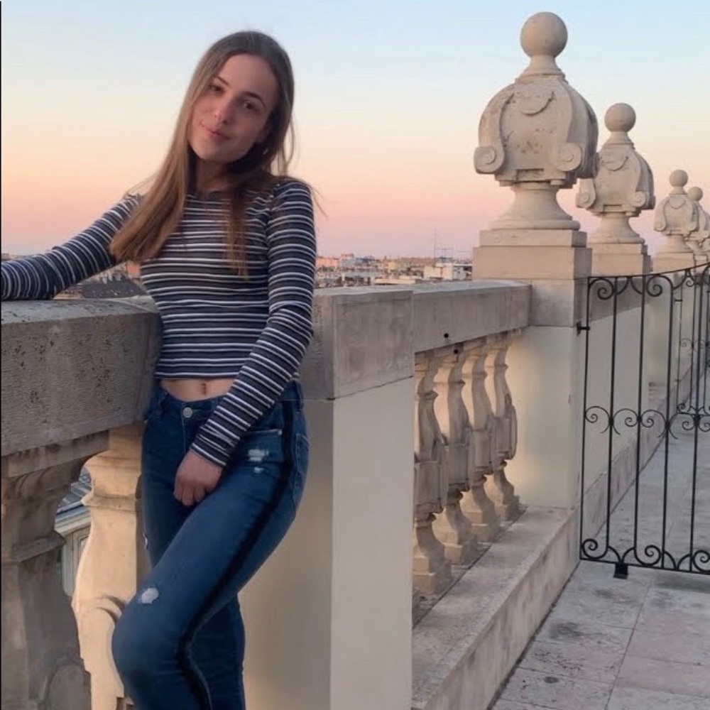 Meet your Posher, Danielle